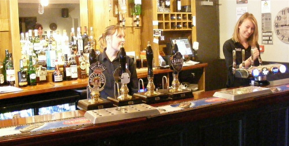 فندق بينزانسفي  The Fountain Tavern المظهر الخارجي الصورة